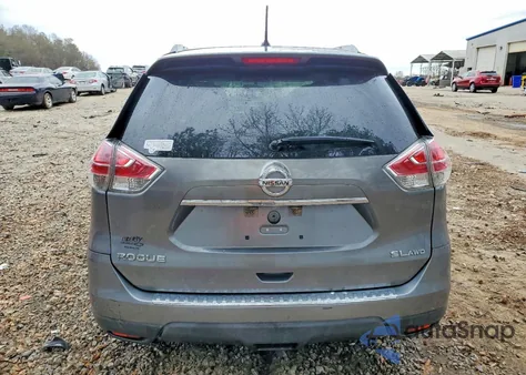 2015 Nissan Rogue S z USA, uszkodzony, nr VIN 5N1AT2MV2FC753593